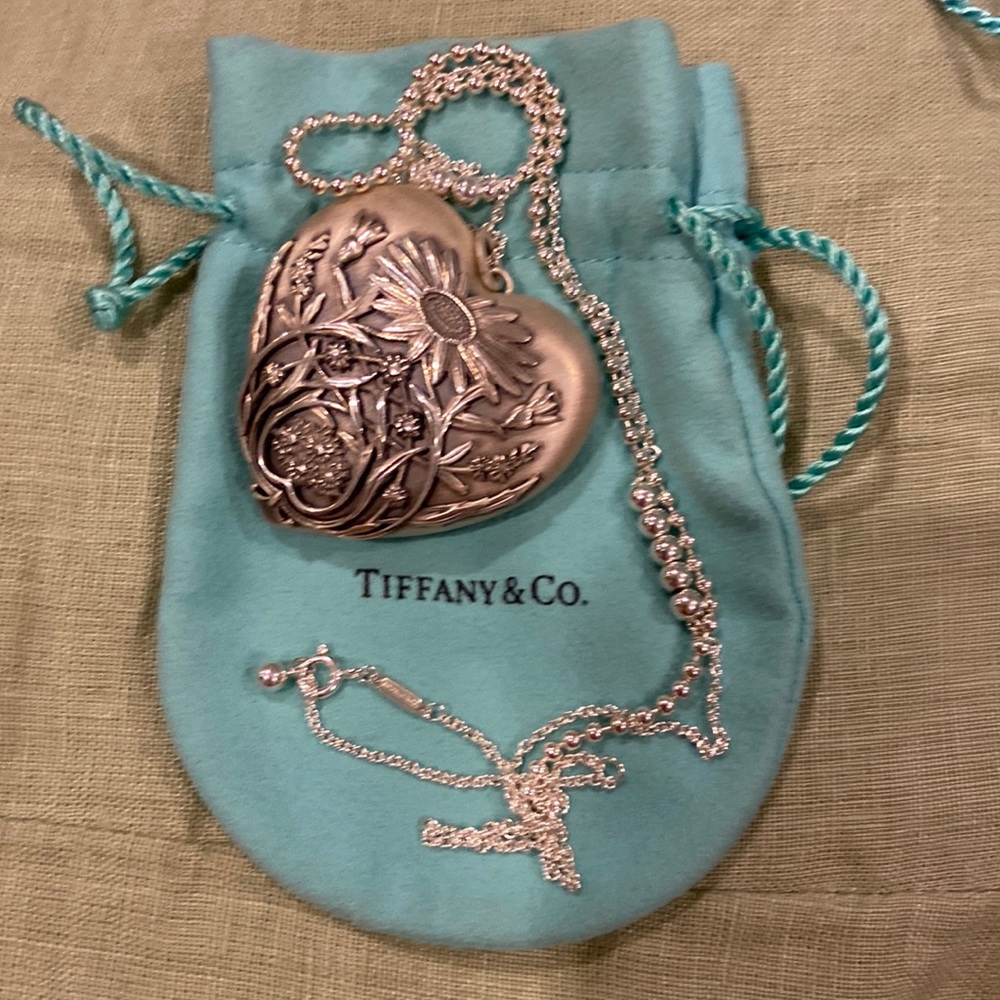 COPY - Tiffany&co Ziegfeld daisy heart